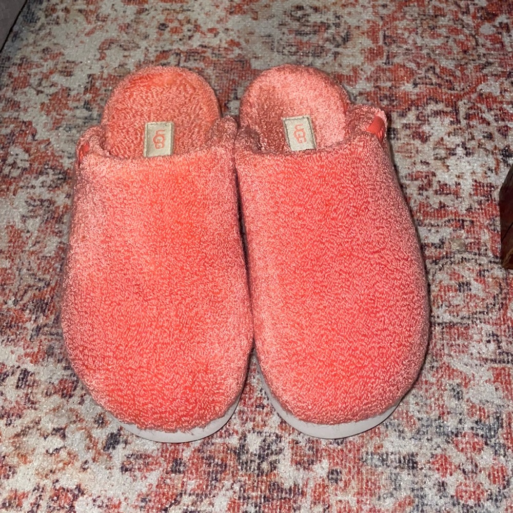 Peach bliss Ugg slippers